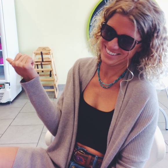 Buy my things so I can buy snacks 🍕 - Picture 1 of 1